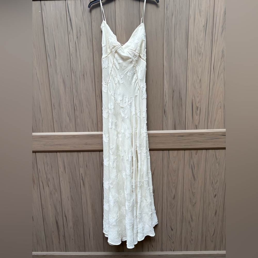 ❌SOLD❌HOUSE OF CB Seren Floral Lace Back Maxi Dress in Vintage Cream New - Picture 9 of 16